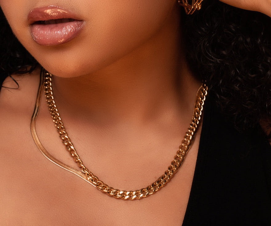 Close up front view, thick 7mm women's cuban link chain necklace